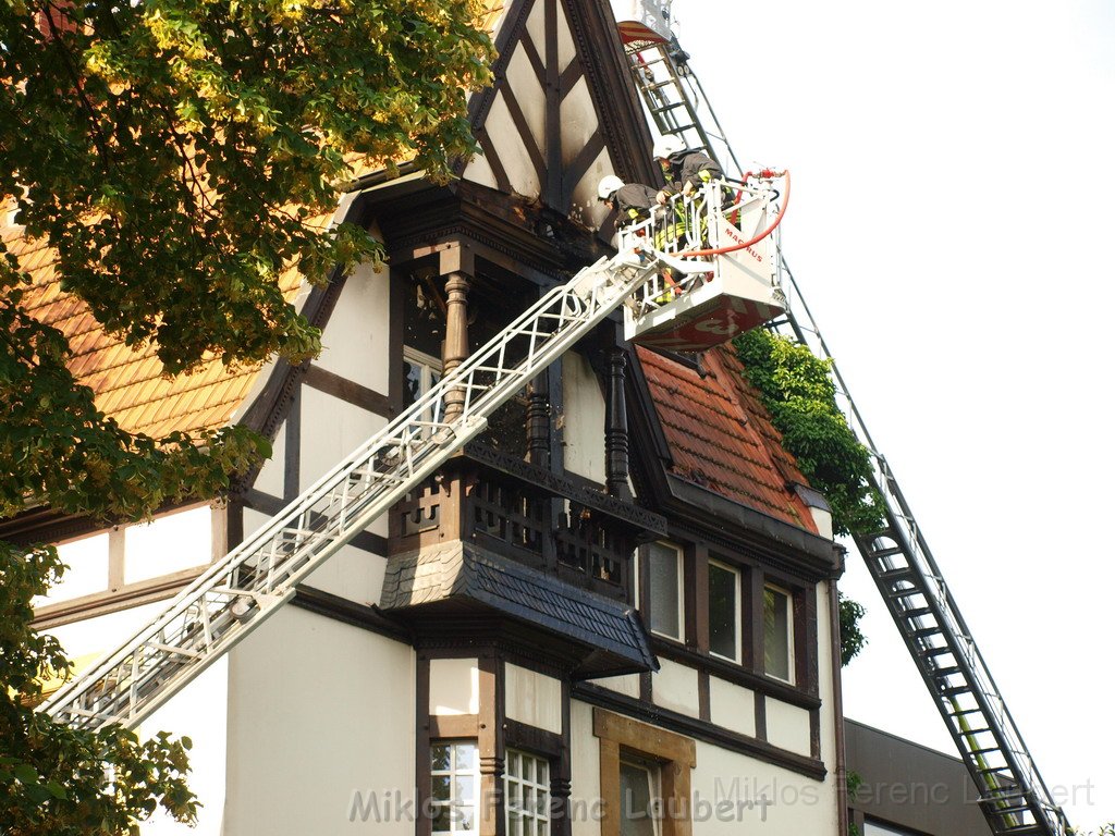 Feuer Dachgeschoss Koeln Lindenthal Kitschburgerstr P067.JPG